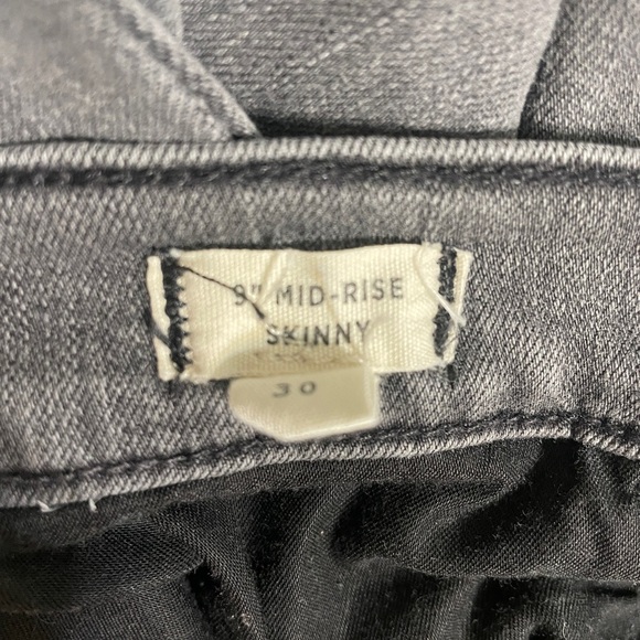 Madewell 9” Mid Rise Washed Black Gray Raw Hem Skinny Jeans - Picture 5 of 6